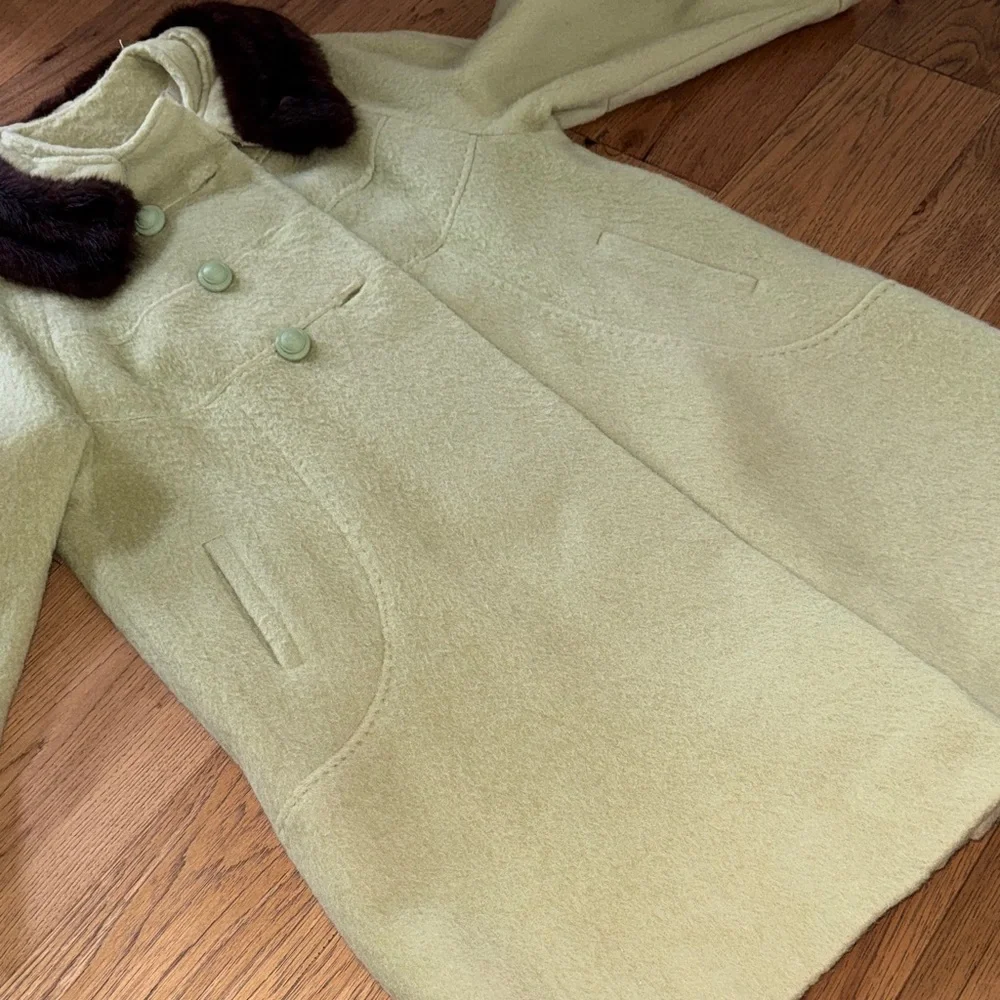 VINTAGE Tailor Made Wool Coat with Fur Collar😊 - Picture 3 of 16